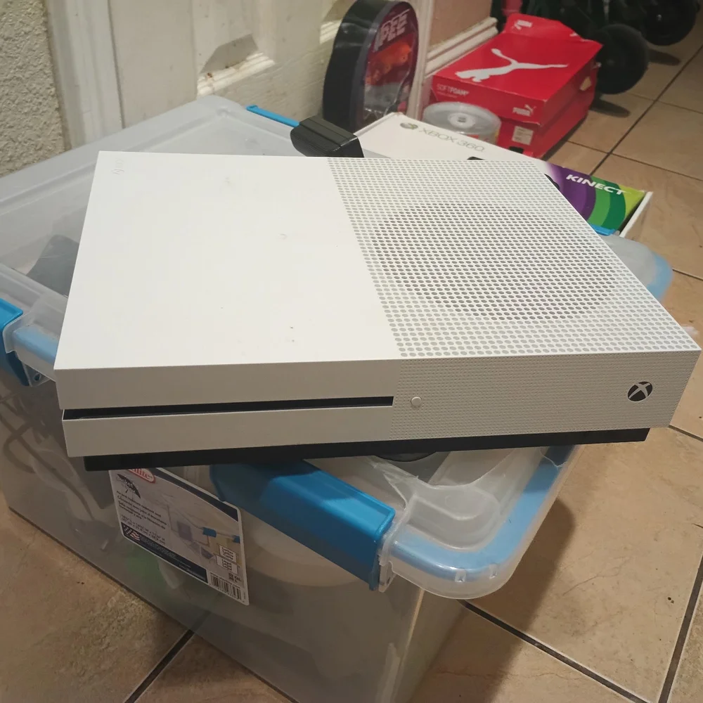360 Kinect 4GB Console - Black